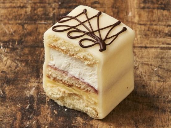 Foto van Petitfour marsepein