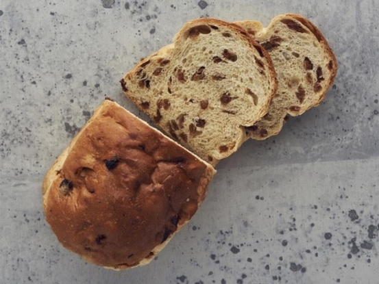 Foto van Rozijnenbrood